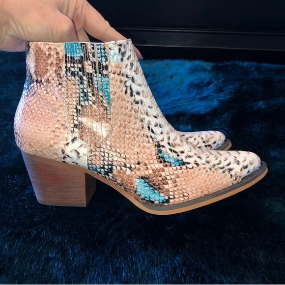 Buckle ARider Girl Ankle Boots Booties - Snakeskin Multi Color Size 7.5 EUR 38 - Picture 2 of 11